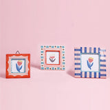 Photo Frame, Red Scallop